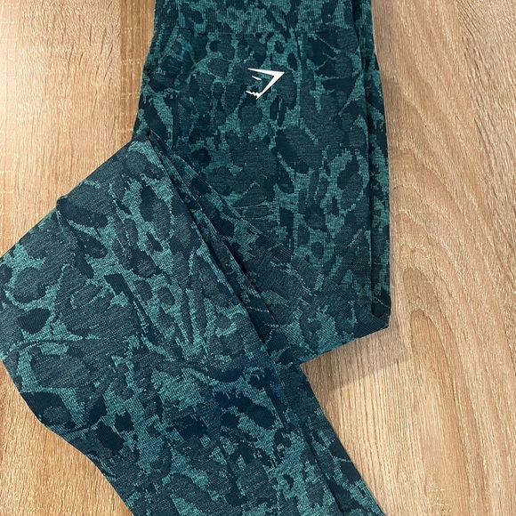Green Patterned Leggings - Picture 1 of 3